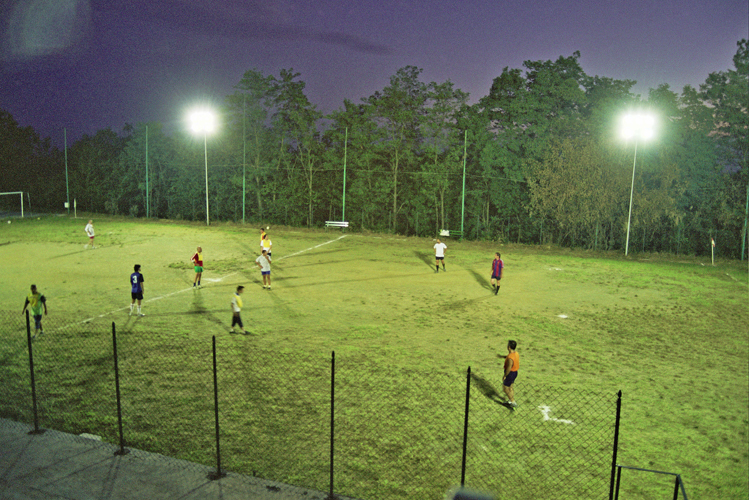Alla sera del 21-07-2007 si gioca la prima partita sotto la nuova illuminazione notturna.